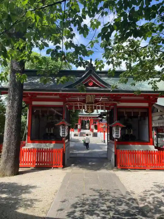 馬橋稲荷神社の山門・神門