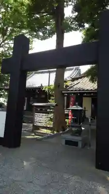 眞覺寺の山門・神門