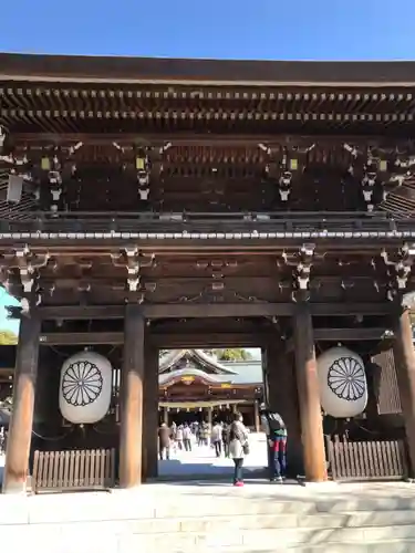 寒川神社の山門