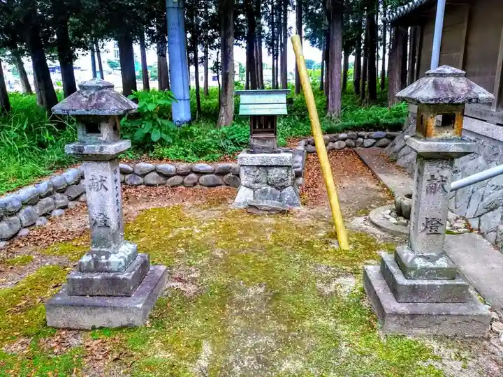 神明社(楽田青塚)の末社・摂社