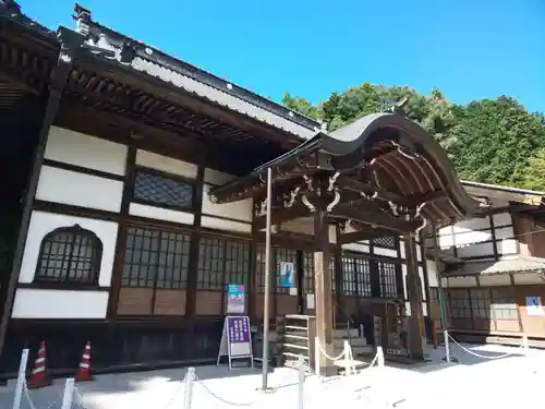 龍穏寺の本殿