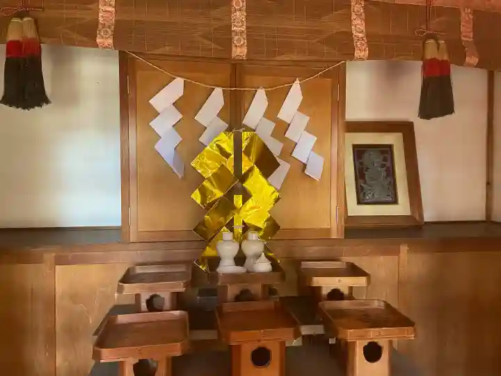 伊勢ケ渕弁天宮の{uncategorized: "未分類", other: "その他", undefined: "問題あり", building: "その他建物", grave: "お墓", sacred_gate: "鳥居", guardian: "狛犬", statue: "像", buddha: "仏像", history: "歴史", nature: "自然", garden: "庭園", animal: "動物", pagoda: "塔", temizu: "手水舎", mountain_gate: "山門・神門", sanctuary: "本殿・本堂", subordinate: "末社・摂社", art: "芸術", scenery: "景色", jizo: "地蔵", ema: "絵馬", goshuin: "御朱印", omikuji: "おみくじ", items: "授与品その他", amulet: "お守り", goshuincho: "御朱印帳", eats: "食事", festival: "お祭り", votive_dance: "神楽", shichigosan: "七五三参", wedding: "結婚式", experience: "体験その他", initially: "初詣", around: "周辺", anti_infection: "感染症対策"}