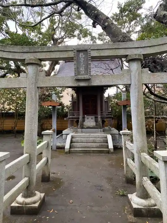 宝戒寺の鳥居