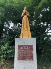 萱津神社の像