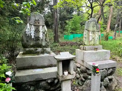 月日之宮本宮の{uncategorized: "未分類", other: "その他", undefined: "問題あり", building: "その他建物", grave: "お墓", sacred_gate: "鳥居", guardian: "狛犬", statue: "像", buddha: "仏像", history: "歴史", nature: "自然", garden: "庭園", animal: "動物", pagoda: "塔", temizu: "手水舎", mountain_gate: "山門・神門", sanctuary: "本殿・本堂", subordinate: "末社・摂社", art: "芸術", scenery: "景色", jizo: "地蔵", ema: "絵馬", goshuin: "御朱印", omikuji: "おみくじ", items: "授与品その他", amulet: "お守り", goshuincho: "御朱印帳", eats: "食事", festival: "お祭り", votive_dance: "神楽", shichigosan: "七五三参", wedding: "結婚式", experience: "体験その他", initially: "初詣", around: "周辺", anti_infection: "感染症対策"}