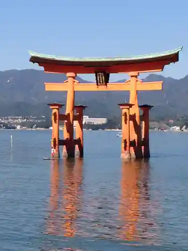 厳島神社の鳥居