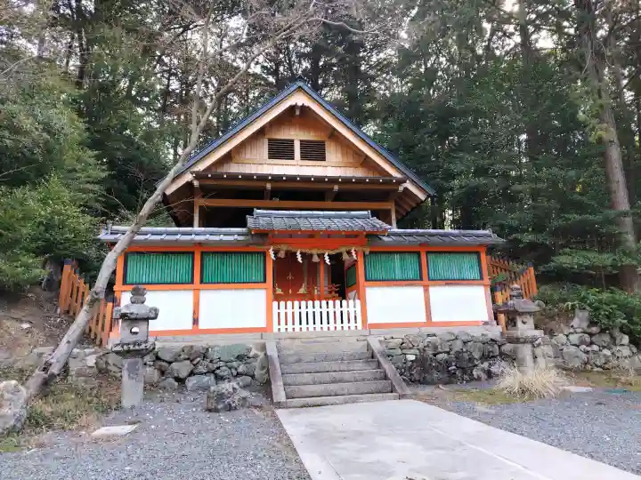 若宮社(大原野神社摂社)の{uncategorized: "未分類", other: "その他", undefined: "問題あり", building: "その他建物", grave: "お墓", sacred_gate: "鳥居", guardian: "狛犬", statue: "像", buddha: "仏像", history: "歴史", nature: "自然", garden: "庭園", animal: "動物", pagoda: "塔", temizu: "手水舎", mountain_gate: "山門・神門", sanctuary: "本殿・本堂", subordinate: "末社・摂社", art: "芸術", scenery: "景色", jizo: "地蔵", ema: "絵馬", goshuin: "御朱印", omikuji: "おみくじ", items: "授与品その他", amulet: "お守り", goshuincho: "御朱印帳", eats: "食事", festival: "お祭り", votive_dance: "神楽", shichigosan: "七五三参", wedding: "結婚式", experience: "体験その他", initially: "初詣", around: "周辺", anti_infection: "感染症対策"}