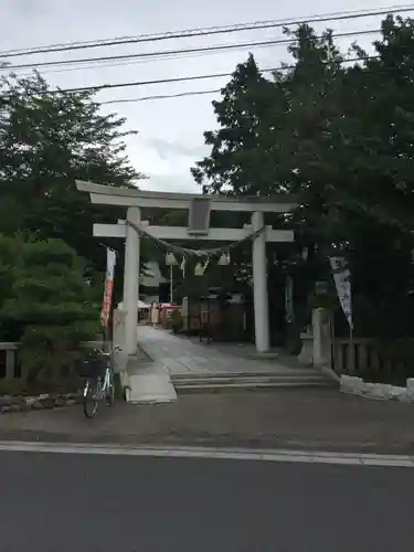 鎮守氷川神社の鳥居