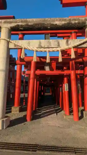 小泉稲荷神社の{uncategorized: "未分類", other: "その他", undefined: "問題あり", building: "その他建物", grave: "お墓", sacred_gate: "鳥居", guardian: "狛犬", statue: "像", buddha: "仏像", history: "歴史", nature: "自然", garden: "庭園", animal: "動物", pagoda: "塔", temizu: "手水舎", mountain_gate: "山門・神門", sanctuary: "本殿・本堂", subordinate: "末社・摂社", art: "芸術", scenery: "景色", jizo: "地蔵", ema: "絵馬", goshuin: "御朱印", omikuji: "おみくじ", items: "授与品その他", amulet: "お守り", goshuincho: "御朱印帳", eats: "食事", festival: "お祭り", votive_dance: "神楽", shichigosan: "七五三参", wedding: "結婚式", experience: "体験その他", initially: "初詣", around: "周辺", anti_infection: "感染症対策"}