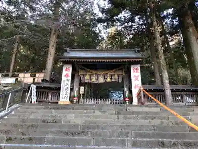 諏訪大社の山門・神門