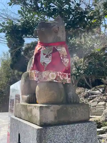 若光稲荷神社(曩祖八幡宮境内社)の狛犬