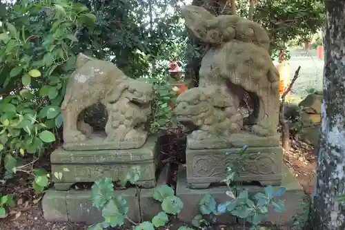 六所神社の狛犬