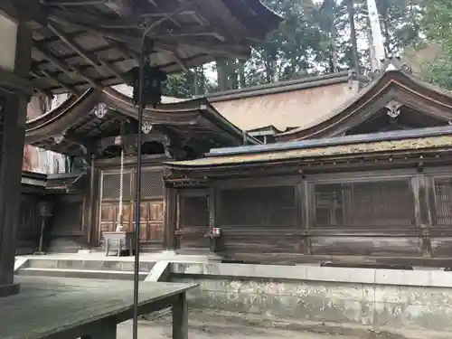 油日神社の本殿・本堂