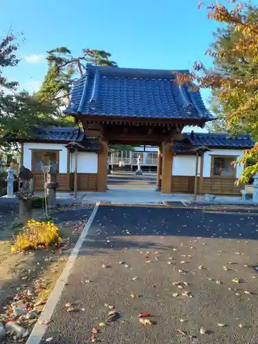 西念寺の山門