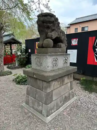 鴻神社の狛犬