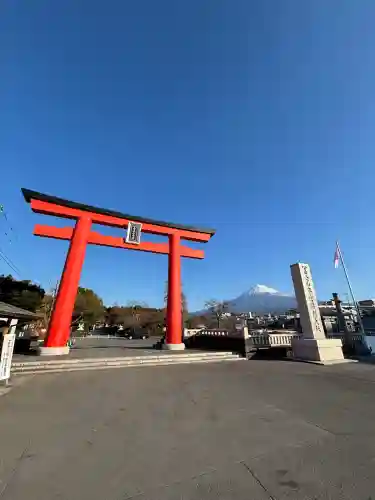 富士山本宮浅間大社の{uncategorized: "未分類", other: "その他", undefined: "問題あり", building: "その他建物", grave: "お墓", sacred_gate: "鳥居", guardian: "狛犬", statue: "像", buddha: "仏像", history: "歴史", nature: "自然", garden: "庭園", animal: "動物", pagoda: "塔", temizu: "手水舎", mountain_gate: "山門・神門", sanctuary: "本殿・本堂", subordinate: "末社・摂社", art: "芸術", scenery: "景色", jizo: "地蔵", ema: "絵馬", goshuin: "御朱印", omikuji: "おみくじ", items: "授与品その他", amulet: "お守り", goshuincho: "御朱印帳", eats: "食事", festival: "お祭り", votive_dance: "神楽", shichigosan: "七五三参", wedding: "結婚式", experience: "体験その他", initially: "初詣", around: "周辺", anti_infection: "感染症対策"}