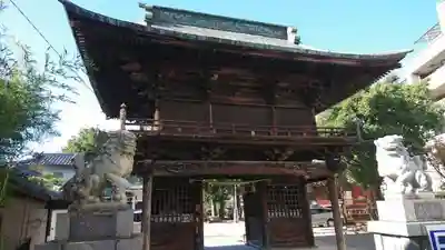 穴切大神社の山門・神門