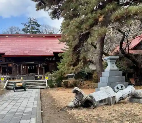 長者山新羅神社の{uncategorized: "未分類", other: "その他", undefined: "問題あり", building: "その他建物", grave: "お墓", sacred_gate: "鳥居", guardian: "狛犬", statue: "像", buddha: "仏像", history: "歴史", nature: "自然", garden: "庭園", animal: "動物", pagoda: "塔", temizu: "手水舎", mountain_gate: "山門・神門", sanctuary: "本殿・本堂", subordinate: "末社・摂社", art: "芸術", scenery: "景色", jizo: "地蔵", ema: "絵馬", goshuin: "御朱印", omikuji: "おみくじ", items: "授与品その他", amulet: "お守り", goshuincho: "御朱印帳", eats: "食事", festival: "お祭り", votive_dance: "神楽", shichigosan: "七五三参", wedding: "結婚式", experience: "体験その他", initially: "初詣", around: "周辺", anti_infection: "感染症対策"}