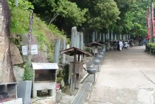 最上稲荷山妙教寺の末社