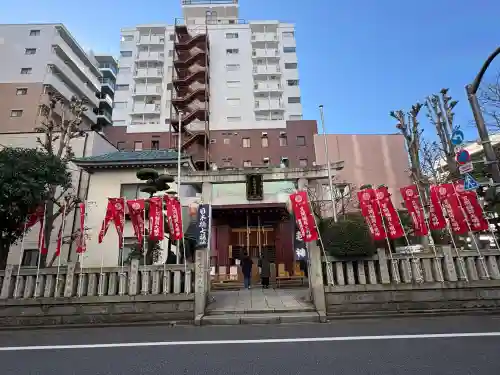 笠間稲荷神社 東京別社の{uncategorized: "未分類", other: "その他", undefined: "問題あり", building: "その他建物", grave: "お墓", sacred_gate: "鳥居", guardian: "狛犬", statue: "像", buddha: "仏像", history: "歴史", nature: "自然", garden: "庭園", animal: "動物", pagoda: "塔", temizu: "手水舎", mountain_gate: "山門・神門", sanctuary: "本殿・本堂", subordinate: "末社・摂社", art: "芸術", scenery: "景色", jizo: "地蔵", ema: "絵馬", goshuin: "御朱印", omikuji: "おみくじ", items: "授与品その他", amulet: "お守り", goshuincho: "御朱印帳", eats: "食事", festival: "お祭り", votive_dance: "神楽", shichigosan: "七五三参", wedding: "結婚式", experience: "体験その他", initially: "初詣", around: "周辺", anti_infection: "感染症対策"}