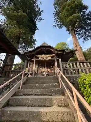 須我神社の{uncategorized: "未分類", other: "その他", undefined: "問題あり", building: "その他建物", grave: "お墓", sacred_gate: "鳥居", guardian: "狛犬", statue: "像", buddha: "仏像", history: "歴史", nature: "自然", garden: "庭園", animal: "動物", pagoda: "塔", temizu: "手水舎", mountain_gate: "山門・神門", sanctuary: "本殿・本堂", subordinate: "末社・摂社", art: "芸術", scenery: "景色", jizo: "地蔵", ema: "絵馬", goshuin: "御朱印", omikuji: "おみくじ", items: "授与品その他", amulet: "お守り", goshuincho: "御朱印帳", eats: "食事", festival: "お祭り", votive_dance: "神楽", shichigosan: "七五三参", wedding: "結婚式", experience: "体験その他", initially: "初詣", around: "周辺", anti_infection: "感染症対策"}