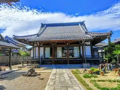 吟松寺の本殿
