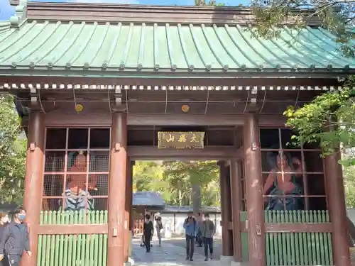 高徳院の山門・神門