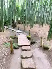 報国寺の周辺