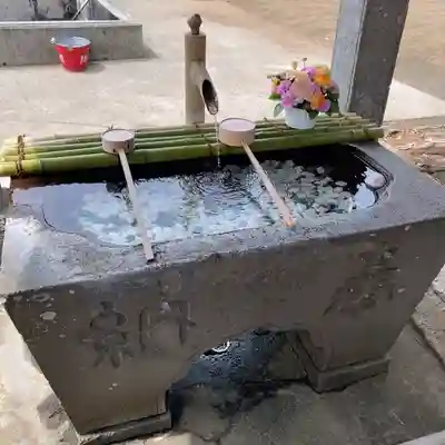 平出雷電神社の手水舎
