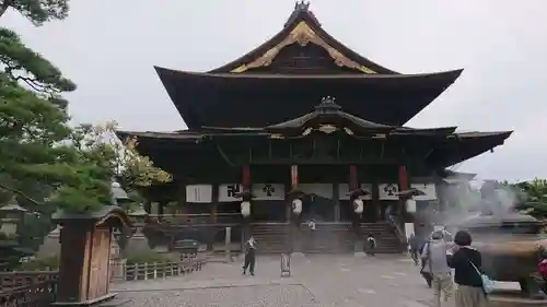 善光寺の本殿・本堂