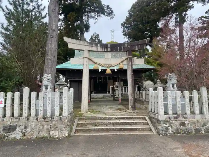 廣嶺神社の{uncategorized: "未分類", other: "その他", undefined: "問題あり", building: "その他建物", grave: "お墓", sacred_gate: "鳥居", guardian: "狛犬", statue: "像", buddha: "仏像", history: "歴史", nature: "自然", garden: "庭園", animal: "動物", pagoda: "塔", temizu: "手水舎", mountain_gate: "山門・神門", sanctuary: "本殿・本堂", subordinate: "末社・摂社", art: "芸術", scenery: "景色", jizo: "地蔵", ema: "絵馬", goshuin: "御朱印", omikuji: "おみくじ", items: "授与品その他", amulet: "お守り", goshuincho: "御朱印帳", eats: "食事", festival: "お祭り", votive_dance: "神楽", shichigosan: "七五三参", wedding: "結婚式", experience: "体験その他", initially: "初詣", around: "周辺", anti_infection: "感染症対策"}