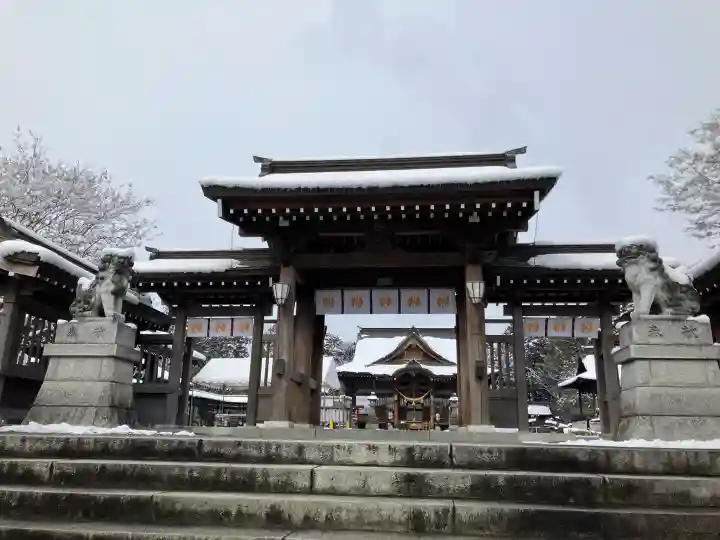 白鷺神社の{uncategorized: "未分類", other: "その他", undefined: "問題あり", building: "その他建物", grave: "お墓", sacred_gate: "鳥居", guardian: "狛犬", statue: "像", buddha: "仏像", history: "歴史", nature: "自然", garden: "庭園", animal: "動物", pagoda: "塔", temizu: "手水舎", mountain_gate: "山門・神門", sanctuary: "本殿・本堂", subordinate: "末社・摂社", art: "芸術", scenery: "景色", jizo: "地蔵", ema: "絵馬", goshuin: "御朱印", omikuji: "おみくじ", items: "授与品その他", amulet: "お守り", goshuincho: "御朱印帳", eats: "食事", festival: "お祭り", votive_dance: "神楽", shichigosan: "七五三参", wedding: "結婚式", experience: "体験その他", initially: "初詣", around: "周辺", anti_infection: "感染症対策"}
