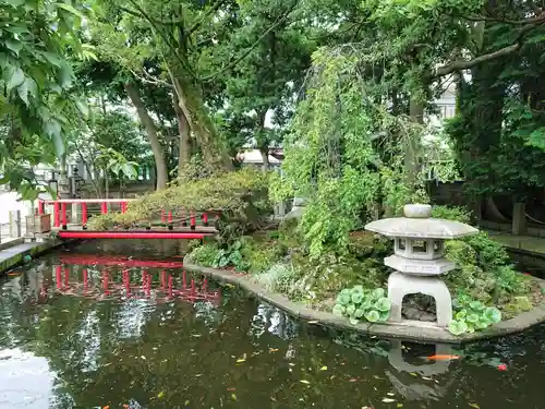 相模国総社六所神社の庭園