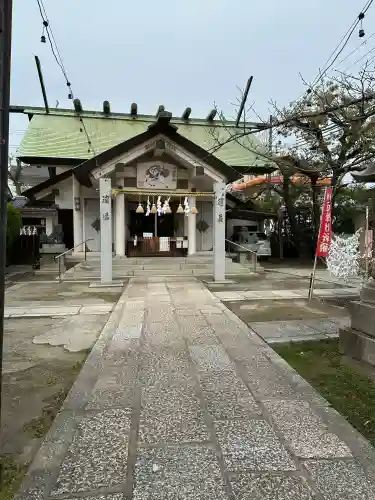 神明神社の{uncategorized: "未分類", other: "その他", undefined: "問題あり", building: "その他建物", grave: "お墓", sacred_gate: "鳥居", guardian: "狛犬", statue: "像", buddha: "仏像", history: "歴史", nature: "自然", garden: "庭園", animal: "動物", pagoda: "塔", temizu: "手水舎", mountain_gate: "山門・神門", sanctuary: "本殿・本堂", subordinate: "末社・摂社", art: "芸術", scenery: "景色", jizo: "地蔵", ema: "絵馬", goshuin: "御朱印", omikuji: "おみくじ", items: "授与品その他", amulet: "お守り", goshuincho: "御朱印帳", eats: "食事", festival: "お祭り", votive_dance: "神楽", shichigosan: "七五三参", wedding: "結婚式", experience: "体験その他", initially: "初詣", around: "周辺", anti_infection: "感染症対策"}