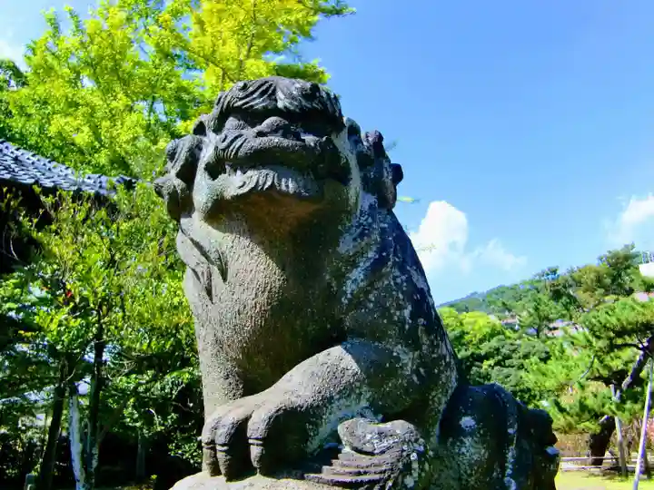 真間稲荷神社の狛犬