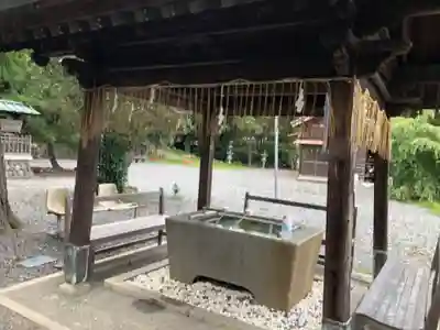 神神社(三輪神社)の手水舎