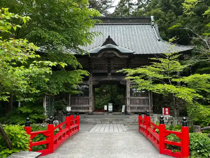 榛名神社の{uncategorized: "未分類", other: "その他", undefined: "問題あり", building: "その他建物", grave: "お墓", sacred_gate: "鳥居", guardian: "狛犬", statue: "像", buddha: "仏像", history: "歴史", nature: "自然", garden: "庭園", animal: "動物", pagoda: "塔", temizu: "手水舎", mountain_gate: "山門・神門", sanctuary: "本殿・本堂", subordinate: "末社・摂社", art: "芸術", scenery: "景色", jizo: "地蔵", ema: "絵馬", goshuin: "御朱印", omikuji: "おみくじ", items: "授与品その他", amulet: "お守り", goshuincho: "御朱印帳", eats: "食事", festival: "お祭り", votive_dance: "神楽", shichigosan: "七五三参", wedding: "結婚式", experience: "体験その他", initially: "初詣", around: "周辺", anti_infection: "感染症対策"}