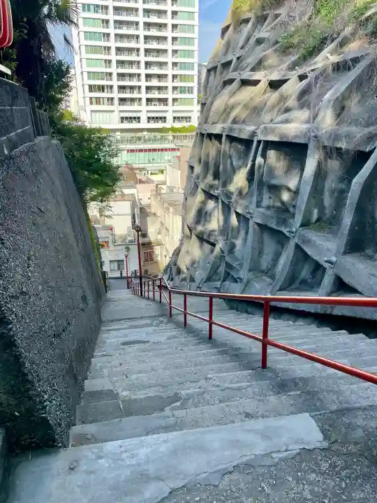 徳寿院の{uncategorized: "未分類", other: "その他", undefined: "問題あり", building: "その他建物", grave: "お墓", sacred_gate: "鳥居", guardian: "狛犬", statue: "像", buddha: "仏像", history: "歴史", nature: "自然", garden: "庭園", animal: "動物", pagoda: "塔", temizu: "手水舎", mountain_gate: "山門・神門", sanctuary: "本殿・本堂", subordinate: "末社・摂社", art: "芸術", scenery: "景色", jizo: "地蔵", ema: "絵馬", goshuin: "御朱印", omikuji: "おみくじ", items: "授与品その他", amulet: "お守り", goshuincho: "御朱印帳", eats: "食事", festival: "お祭り", votive_dance: "神楽", shichigosan: "七五三参", wedding: "結婚式", experience: "体験その他", initially: "初詣", around: "周辺", anti_infection: "感染症対策"}