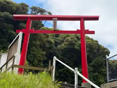 南方神社(諏訪南方神社)の{uncategorized: "未分類", other: "その他", undefined: "問題あり", building: "その他建物", grave: "お墓", sacred_gate: "鳥居", guardian: "狛犬", statue: "像", buddha: "仏像", history: "歴史", nature: "自然", garden: "庭園", animal: "動物", pagoda: "塔", temizu: "手水舎", mountain_gate: "山門・神門", sanctuary: "本殿・本堂", subordinate: "末社・摂社", art: "芸術", scenery: "景色", jizo: "地蔵", ema: "絵馬", goshuin: "御朱印", omikuji: "おみくじ", items: "授与品その他", amulet: "お守り", goshuincho: "御朱印帳", eats: "食事", festival: "お祭り", votive_dance: "神楽", shichigosan: "七五三参", wedding: "結婚式", experience: "体験その他", initially: "初詣", around: "周辺", anti_infection: "感染症対策"}