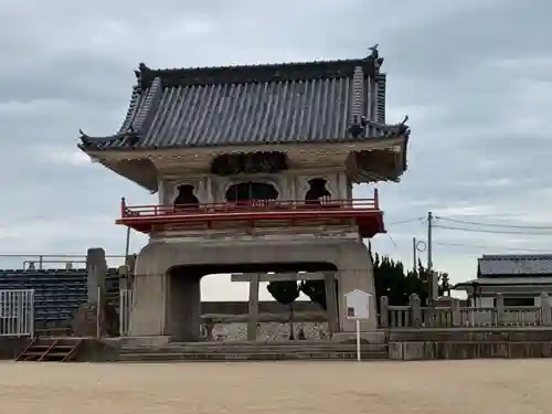 西大寺の山門