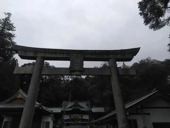 西寒多神社の鳥居