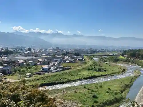 差出磯大嶽山神社 仕事と健康と厄よけの神さまの景色