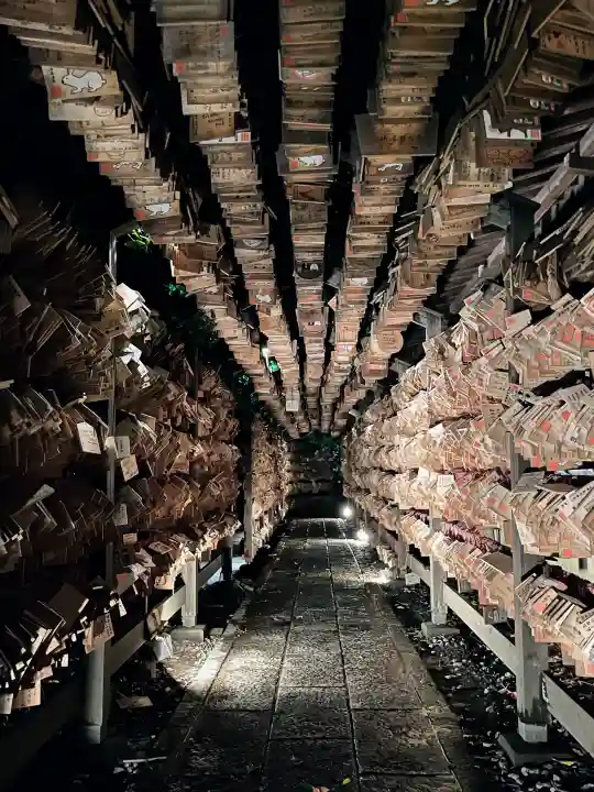川越氷川神社の{uncategorized: "未分類", other: "その他", undefined: "問題あり", building: "その他建物", grave: "お墓", sacred_gate: "鳥居", guardian: "狛犬", statue: "像", buddha: "仏像", history: "歴史", nature: "自然", garden: "庭園", animal: "動物", pagoda: "塔", temizu: "手水舎", mountain_gate: "山門・神門", sanctuary: "本殿・本堂", subordinate: "末社・摂社", art: "芸術", scenery: "景色", jizo: "地蔵", ema: "絵馬", goshuin: "御朱印", omikuji: "おみくじ", items: "授与品その他", amulet: "お守り", goshuincho: "御朱印帳", eats: "食事", festival: "お祭り", votive_dance: "神楽", shichigosan: "七五三参", wedding: "結婚式", experience: "体験その他", initially: "初詣", around: "周辺", anti_infection: "感染症対策"}