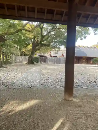 熱田神宮の{uncategorized: "未分類", other: "その他", undefined: "問題あり", building: "その他建物", grave: "お墓", sacred_gate: "鳥居", guardian: "狛犬", statue: "像", buddha: "仏像", history: "歴史", nature: "自然", garden: "庭園", animal: "動物", pagoda: "塔", temizu: "手水舎", mountain_gate: "山門・神門", sanctuary: "本殿・本堂", subordinate: "末社・摂社", art: "芸術", scenery: "景色", jizo: "地蔵", ema: "絵馬", goshuin: "御朱印", omikuji: "おみくじ", items: "授与品その他", amulet: "お守り", goshuincho: "御朱印帳", eats: "食事", festival: "お祭り", votive_dance: "神楽", shichigosan: "七五三参", wedding: "結婚式", experience: "体験その他", initially: "初詣", around: "周辺", anti_infection: "感染症対策"}