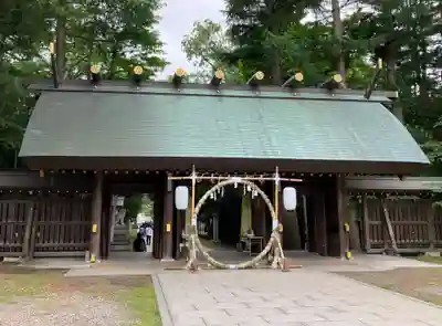 帯廣神社の山門・神門