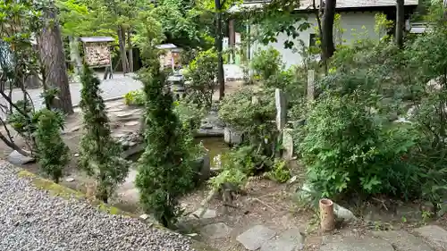 上川神社の庭園