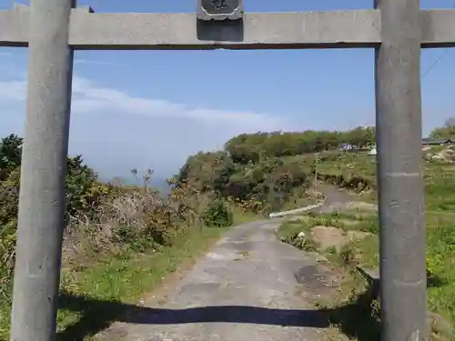 粟島社の鳥居