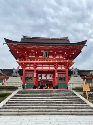 伏見稲荷大社の山門・神門