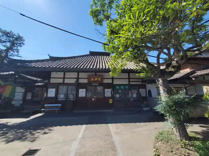 龍蔵寺の本殿・本堂