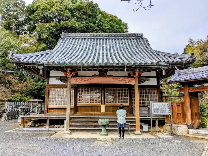 石上寺の本殿・本堂